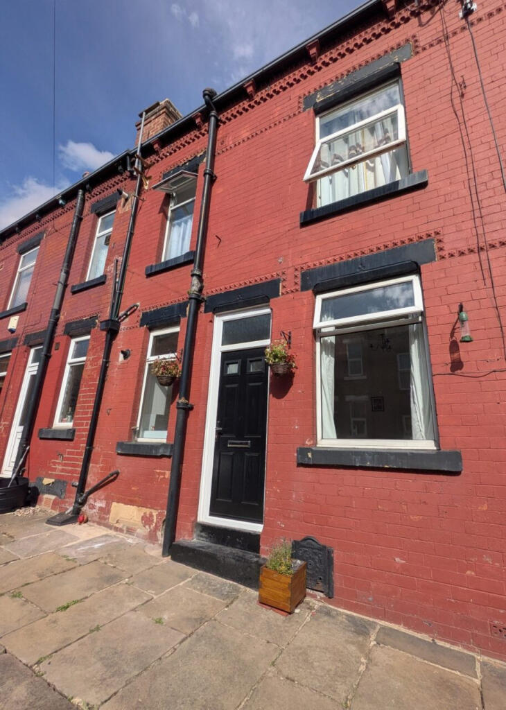2 bed Mid Terraced House for rent in Leeds. From The Online Letting Agents Ltd - Bury St Edmunds 2 bed Mid Terraced House for rent in Leeds. From The Online Letting Agents Ltd - Bury St Edmunds