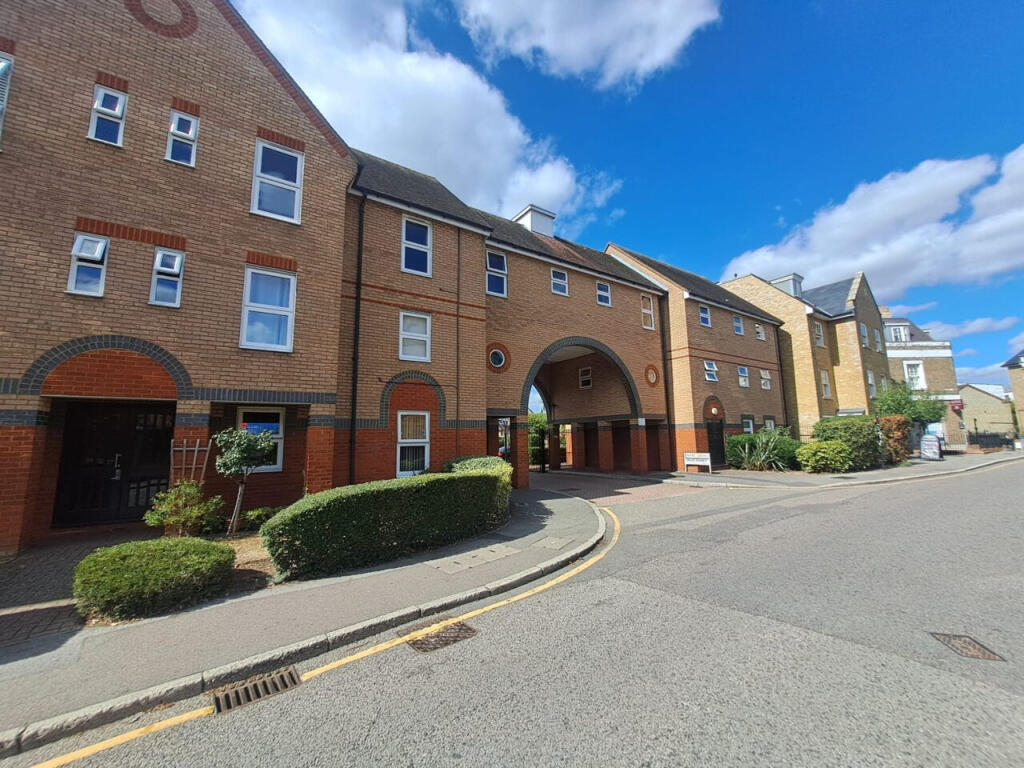 2 bed Apartment for rent in Hertford. From The Online Letting Agents Ltd - Bury St Edmunds 2 bed Apartment for rent in Hertford. From The Online Letting Agents Ltd - Bury St Edmunds