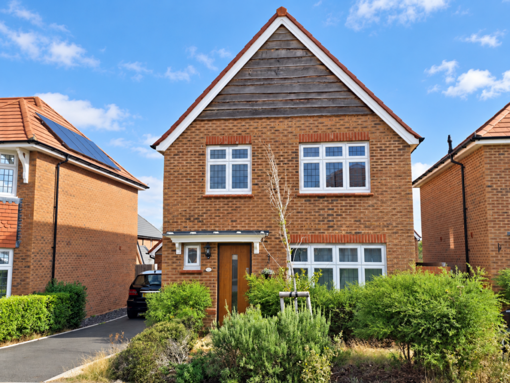 3 bed Detached for rent in Stratton St Margaret. From The Online Letting Agents Ltd - Bury St Edmunds