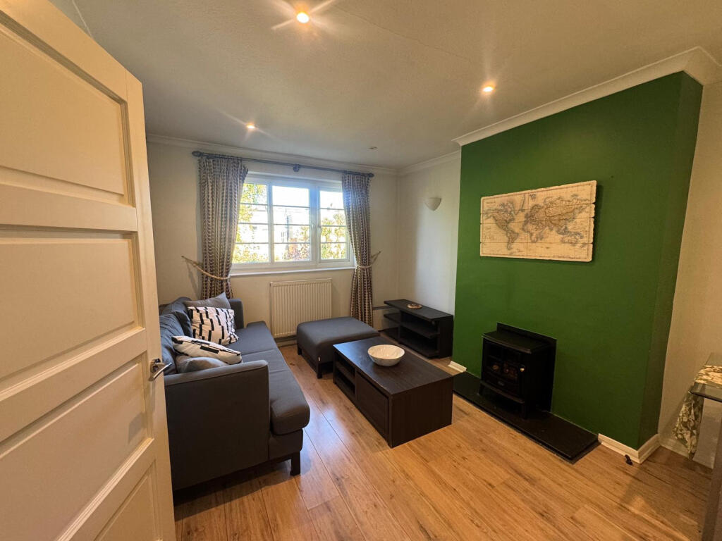2 bed 1st Floor Flat for rent in London. From The Online Letting Agents Ltd - Bury St Edmunds