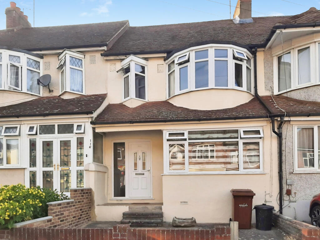 3 bed Mid Terraced House for rent in Chatham. From The Online Letting Agents Ltd - Bury St Edmunds 3 bed Mid Terraced House for rent in Chatham. From The Online Letting Agents Ltd - Bury St Edmunds