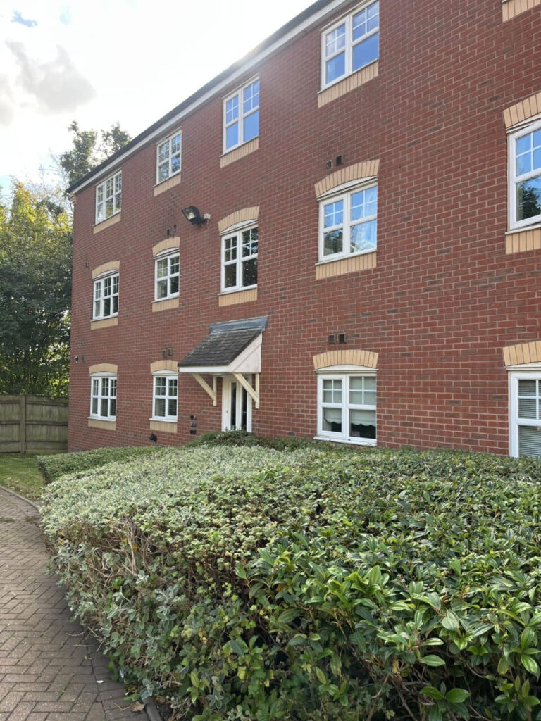 2 bed 1st Floor Flat for rent in Willenhall. From The Online Letting Agents Ltd - Bury St Edmunds