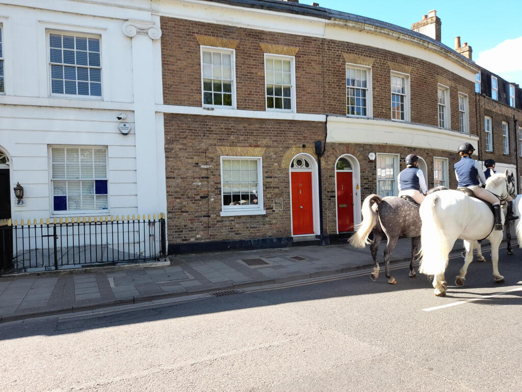 3 bed Mid Terraced House for rent in Windsor. From The Online Letting Agents Ltd - Bury St Edmunds