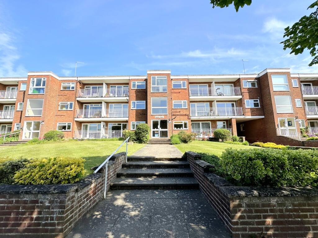 2 bed 1st Floor Flat for rent in Lunsford's Cross. From The Property Cafe - Bexhill on Sea