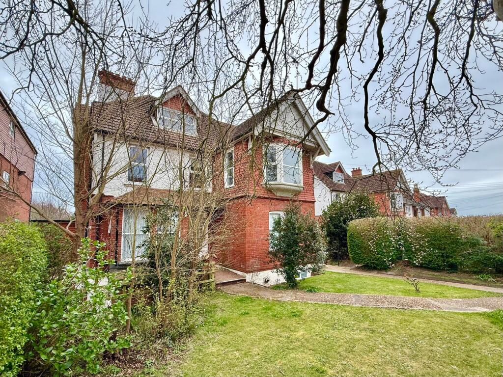 2 bed 1st Floor Flat for rent in Bexhill. From The Property Cafe - Bexhill on Sea