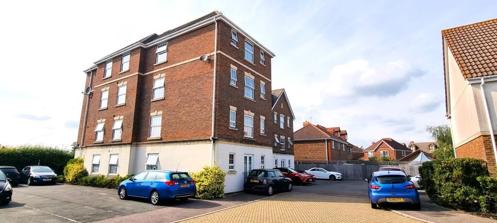 2 bed 1st Floor Flat for rent in Lunsford's Cross. From The Property Cafe - Bexhill on Sea