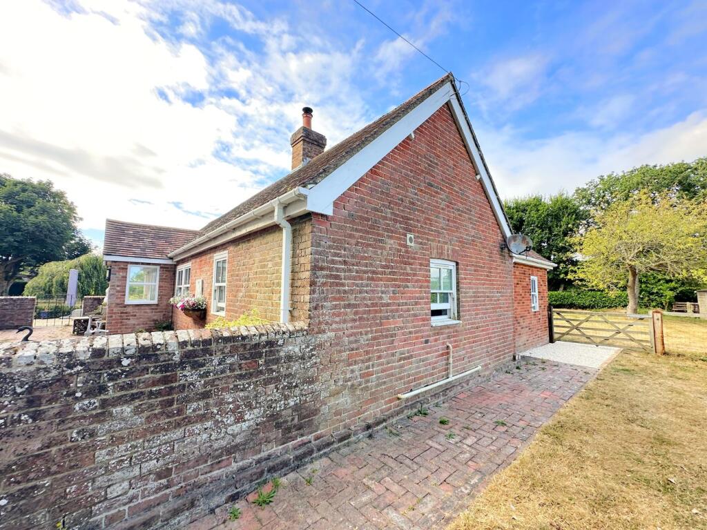 1 bed Detached bungalow for rent in Lunsford's Cross. From The Property Cafe - Bexhill on Sea 1 bed Detached bungalow for rent in Lunsford's Cross. From The Property Cafe - Bexhill on Sea