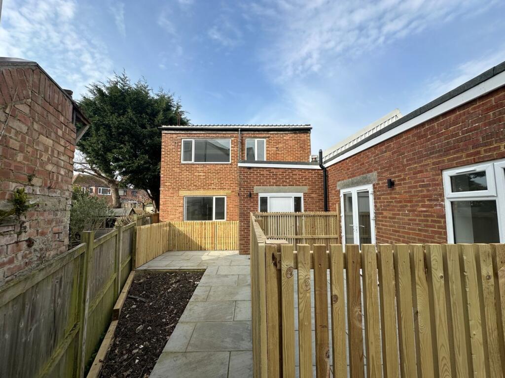 2 bed Apartment for rent in Lunsford's Cross. From The Property Cafe - Bexhill on Sea
