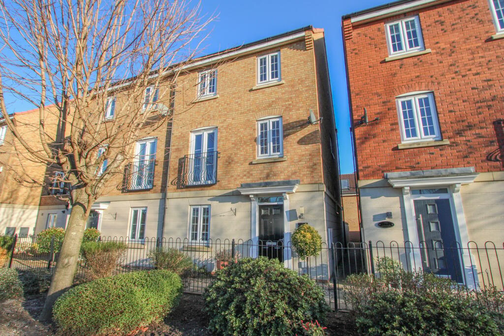 4 bed Town House for rent in Doncaster. From The Property Hive - Bessacarr 4 bed Town House for rent in Doncaster. From The Property Hive - Bessacarr