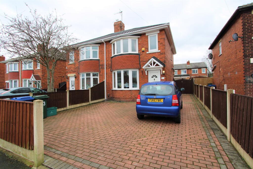 3 bed Detached for rent in Scawsby. From The Property Hive - Bessacarr