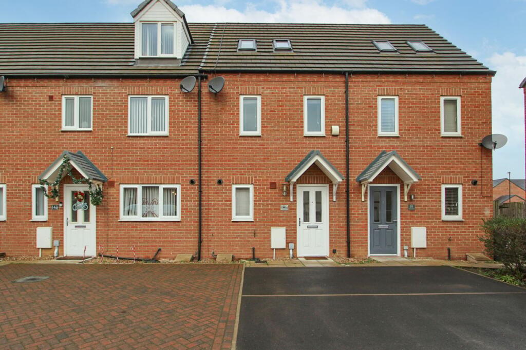 3 bed Mid Terraced House for rent in Warmsworth. From The Property Hive - Bessacarr 3 bed Mid Terraced House for rent in Warmsworth. From The Property Hive - Bessacarr
