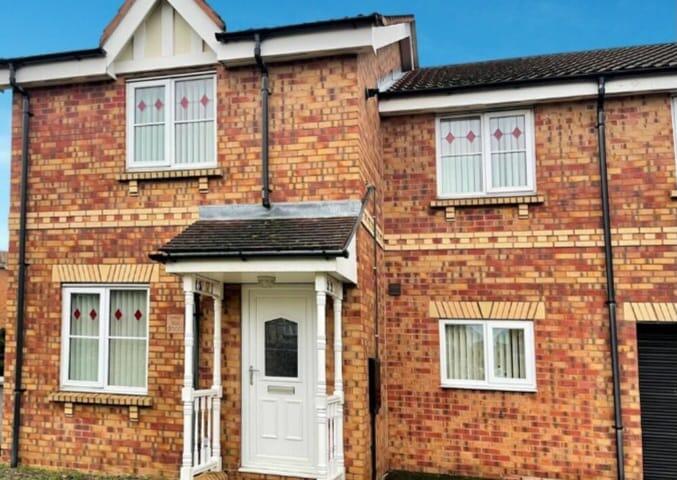 3 bed Semi Detached for rent in Doncaster. From The Property Hive - Bessacarr