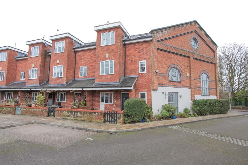 3 bed Mid Terraced House for rent in Abingdon-on-Thames. From Thomas Merrifield - Abingdon 3 bed Mid Terraced House for rent in Abingdon-on-Thames. From Thomas Merrifield - Abingdon