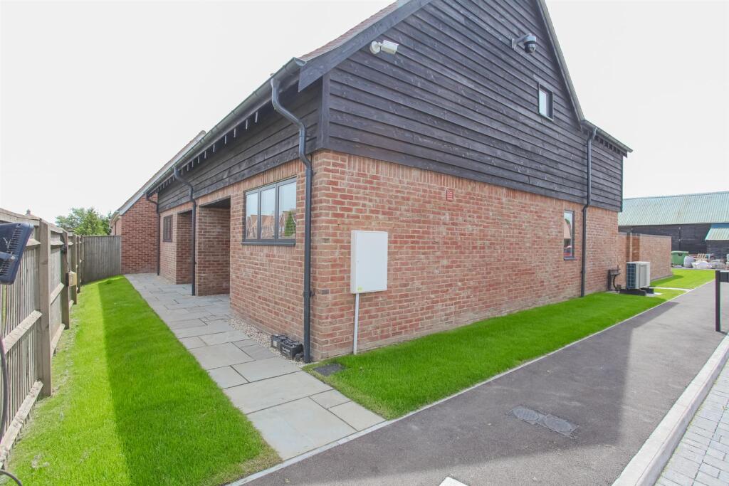 3 bed Semi Detached for rent in . From Thomas Merrifield - Didcot