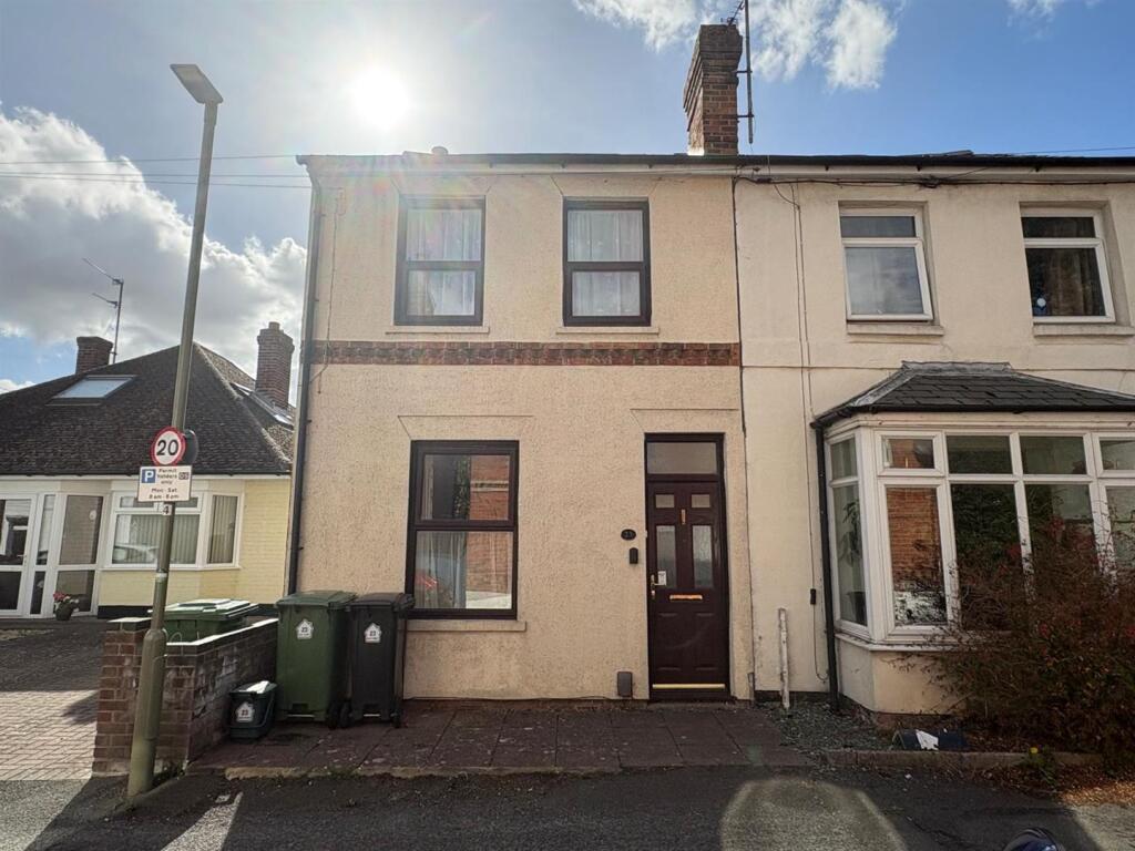 2 bed Mid Terraced House for rent in Didcot. From Thomas Merrifield - Didcot