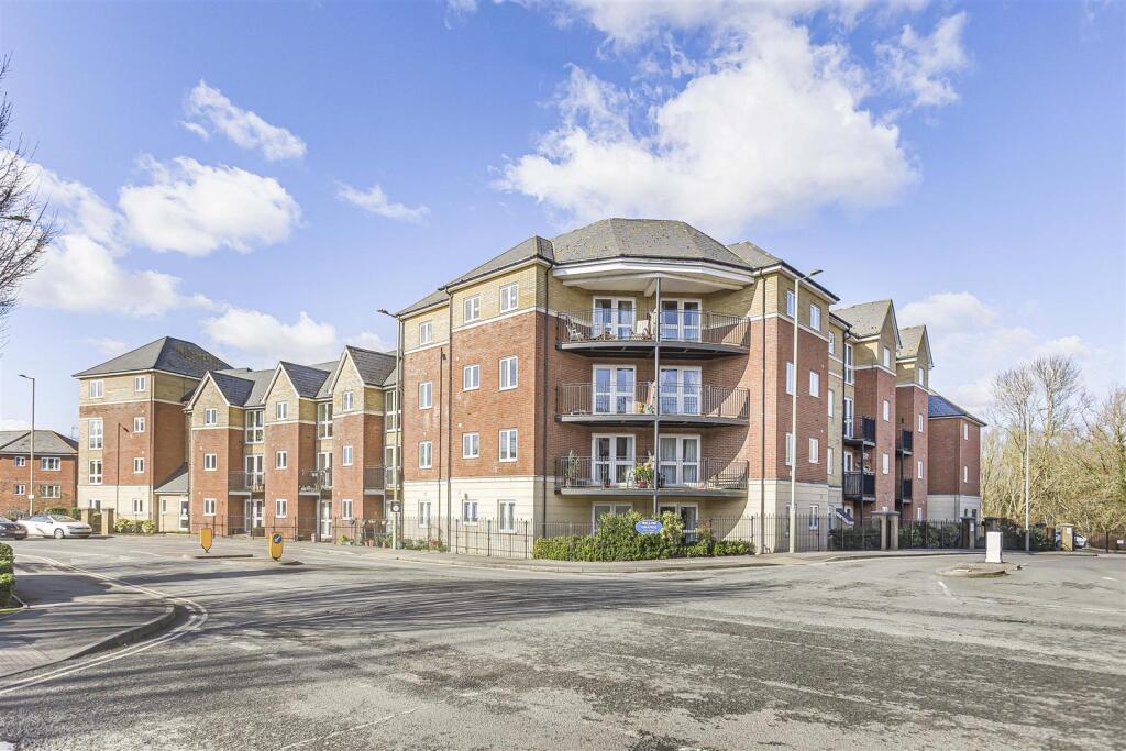 1 bed Apartment for rent in Wantage. From Thomas Merrifield - Grove