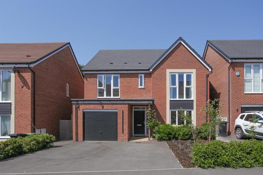 5 bed Detached for rent in . From Thomas Merrifield - Grove