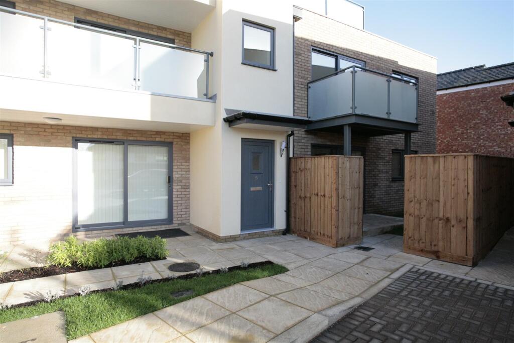 2 bed Apartment for rent in Wheatley. From Thomas Merrifield - Oxford