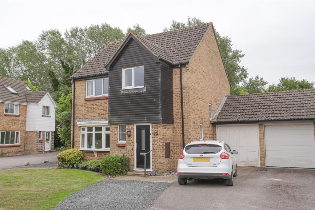4 bed Detached for rent in Witney. From Thomas Merrifield - Witney