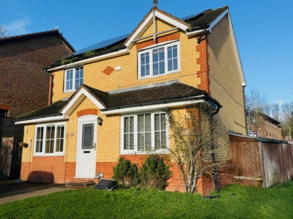 4 bed Detached for rent in Clayhill. From Thompson Wilson Estate Agents - High Wycombe