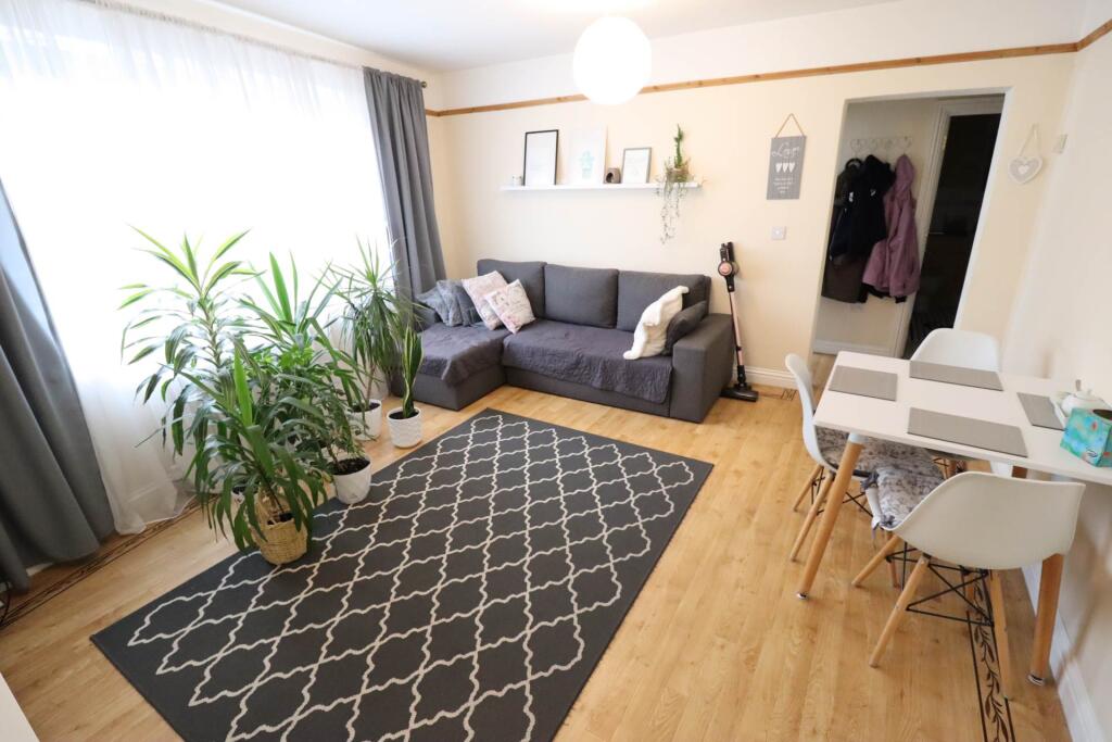 2 bed 1st Floor Flat for rent in High Wycombe. From Thompson Wilson Estate Agents - High Wycombe