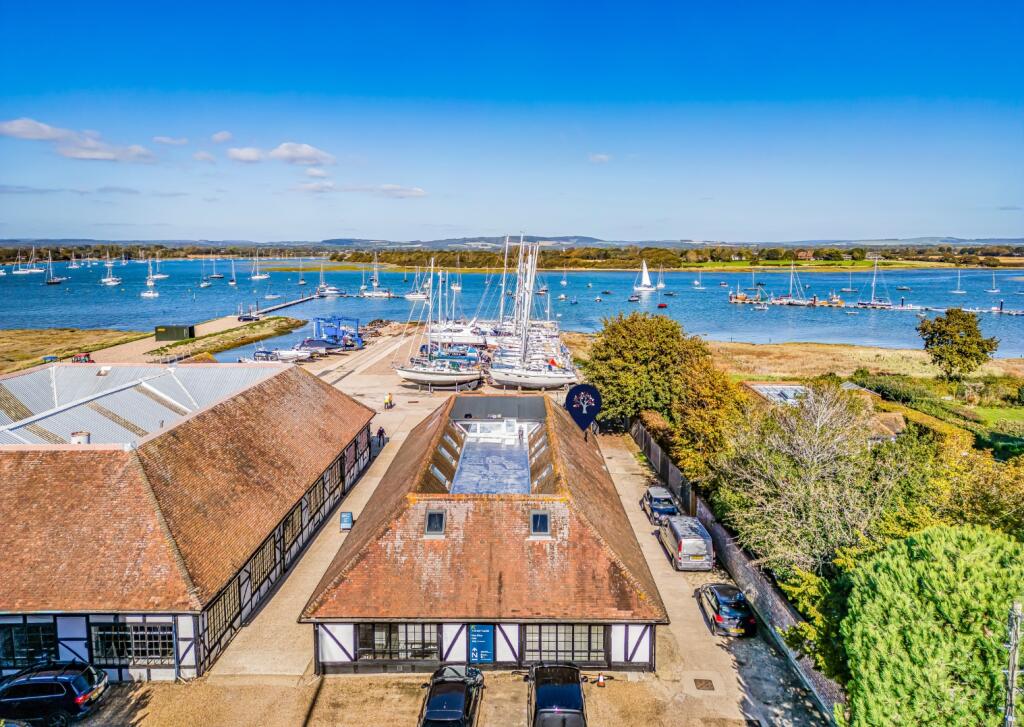 2 bed Apartment for rent in West Itchenor. From Tod Anstee - Chichester 2 bed Apartment for rent in West Itchenor. From Tod Anstee - Chichester