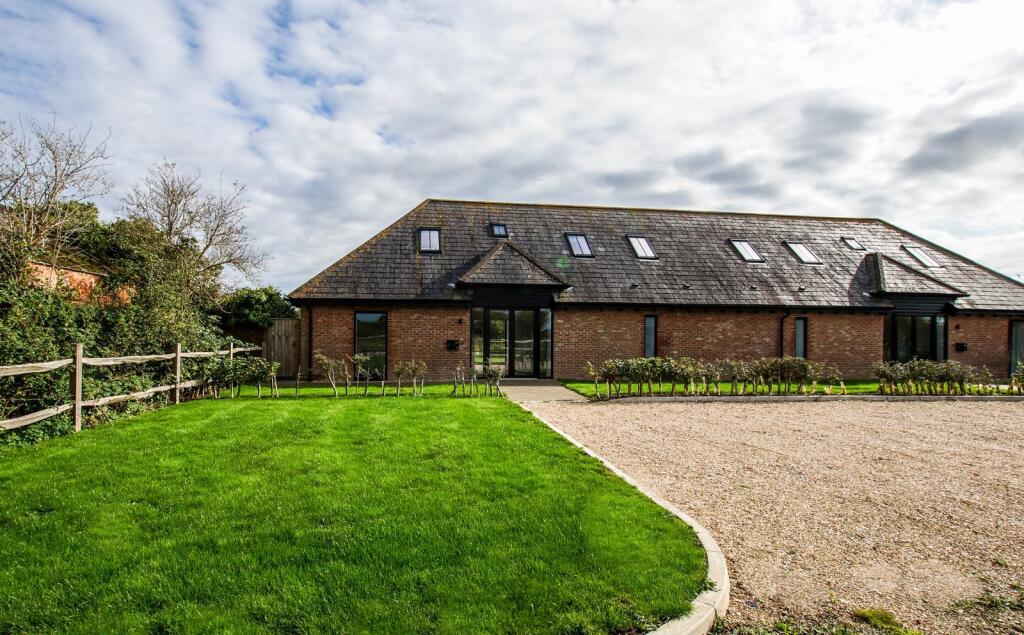 3 bed Semi Detached for rent in Broadbridge. From Tod Anstee - Chichester