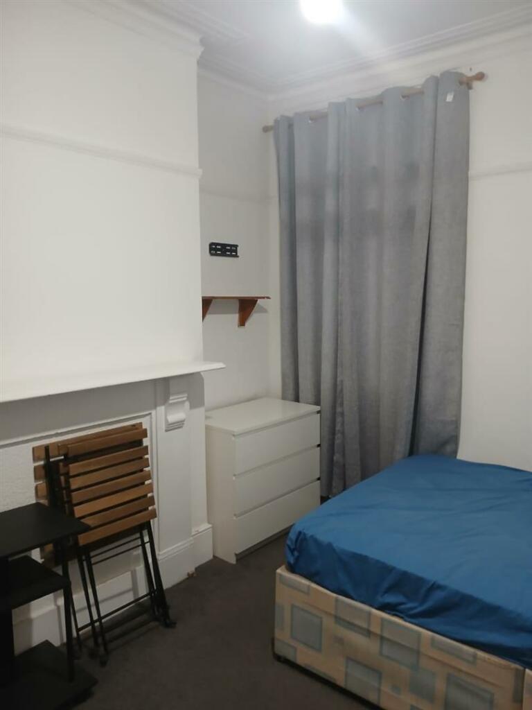 5 bed House Share for rent in London. From Tower Estates - Palmers Green