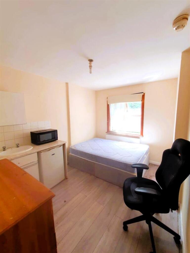1 bed House Share for rent in London. From Tower Estates - Palmers Green