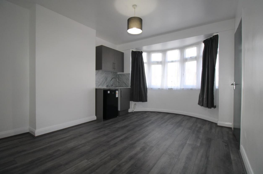 0 bed Studio for rent in Southgate. From Tower Estates - Palmers Green