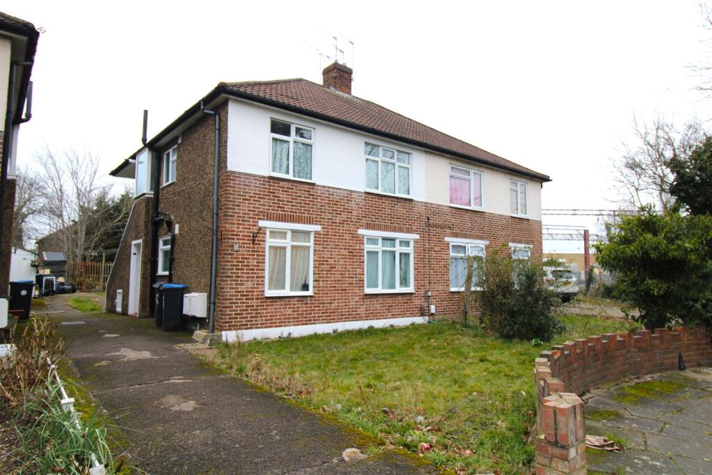 2 bed 1st Floor Flat for rent in London. From Tower Estates - Palmers Green