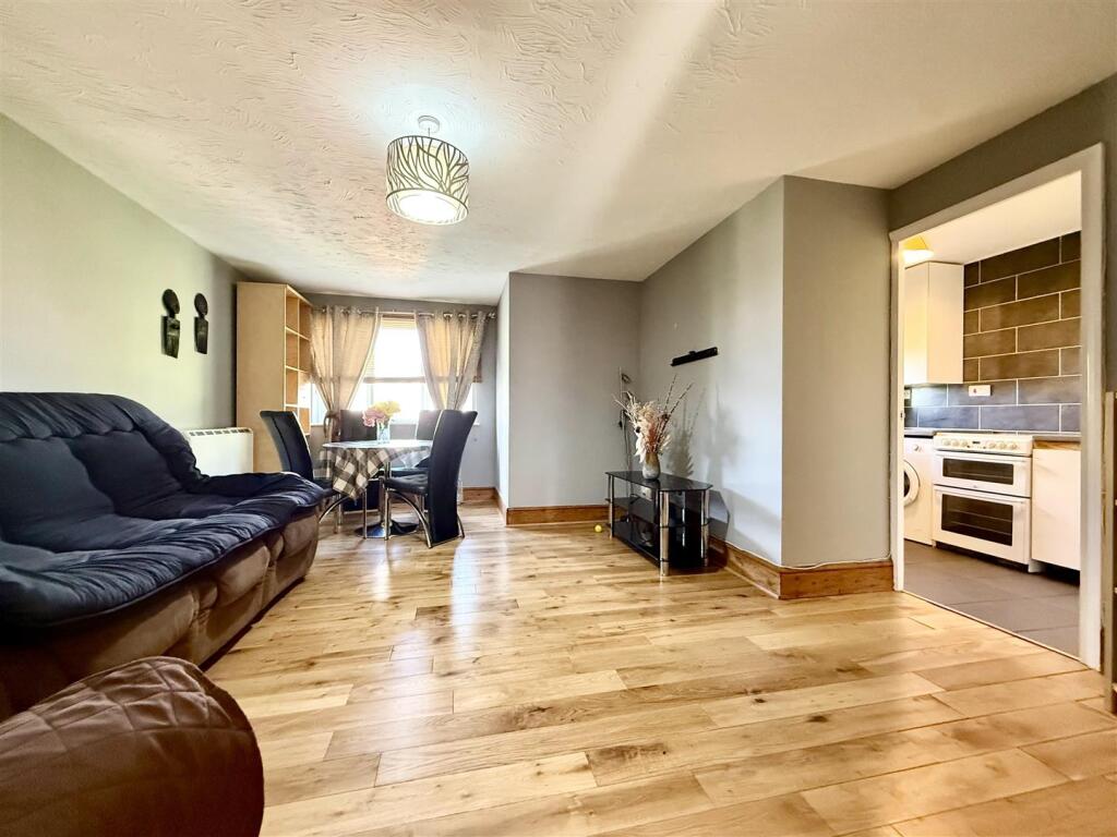 2 bed 1st Floor Flat for rent in London. From Tower Estates - Palmers Green 2 bed 1st Floor Flat for rent in London. From Tower Estates - Palmers Green