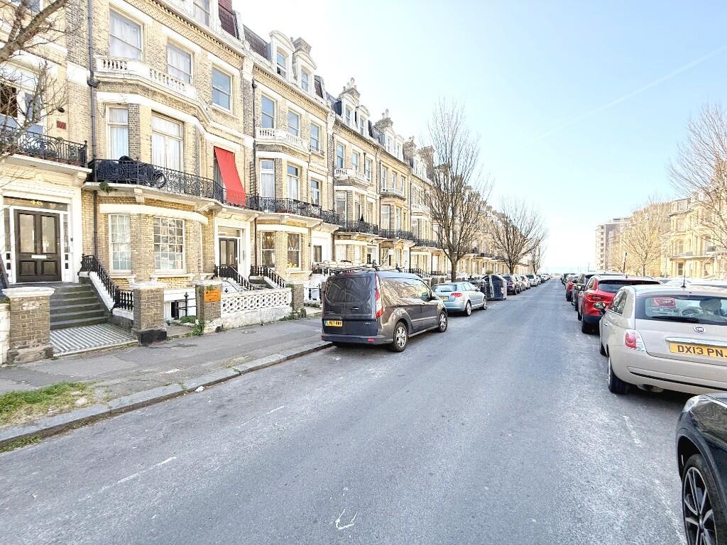 1 bed 1st Floor Flat for rent in Brighton and Hove. From Town and City Residential Lettings - Hove