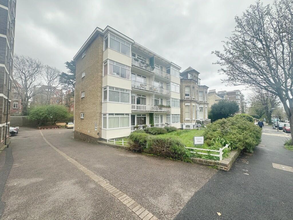 2 bed 1st Floor Flat for rent in Brighton and Hove. From Town and City Residential Lettings - Hove 2 bed 1st Floor Flat for rent in Brighton and Hove. From Town and City Residential Lettings - Hove
