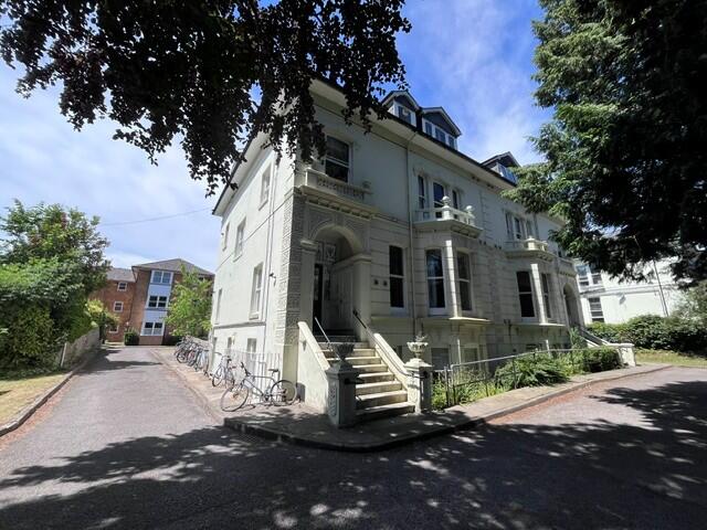 1 bed 1st Floor Flat for rent in Brighton and Hove. From Town and City Residential Lettings - Hove