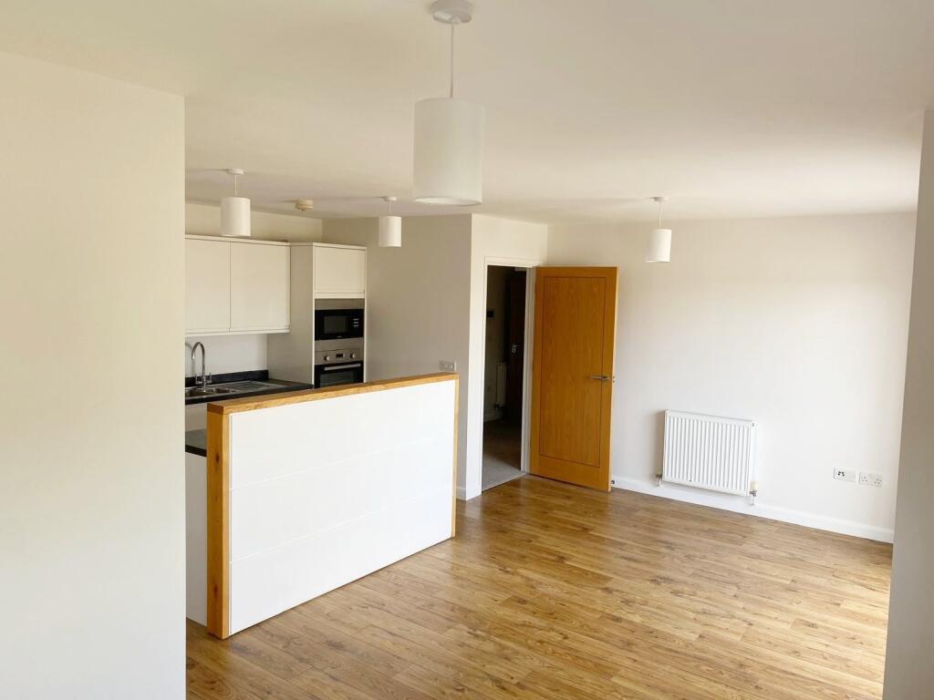 2 bed 1st Floor Flat for rent in Burgess Hill. From Town and City Residential Lettings - Hove