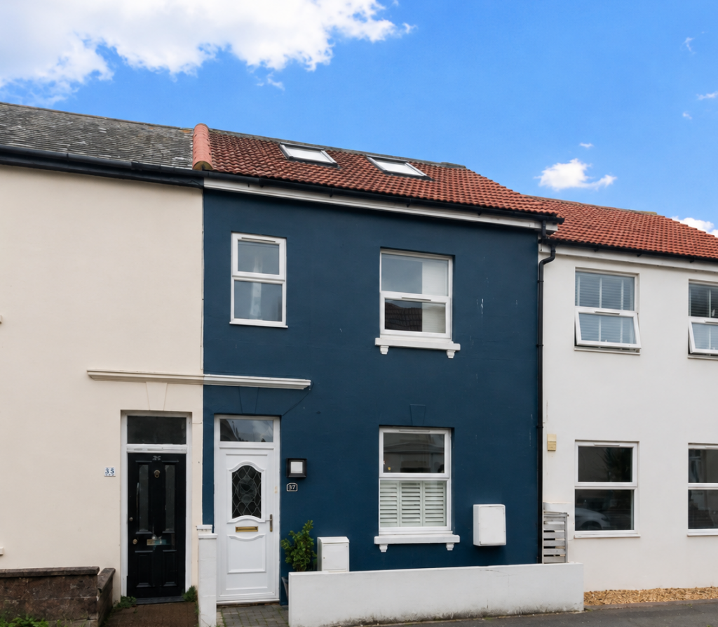 4 bed Mid Terraced House for rent in Portslade-by-Sea. From Town and City Residential Lettings - Hove 4 bed Mid Terraced House for rent in Portslade-by-Sea. From Town and City Residential Lettings - Hove