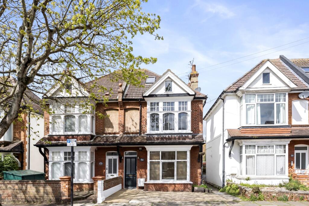2 bed 1st Floor Flat for rent in Portslade-by-Sea. From Town and City Residential Lettings - Hove 2 bed 1st Floor Flat for rent in Portslade-by-Sea. From Town and City Residential Lettings - Hove