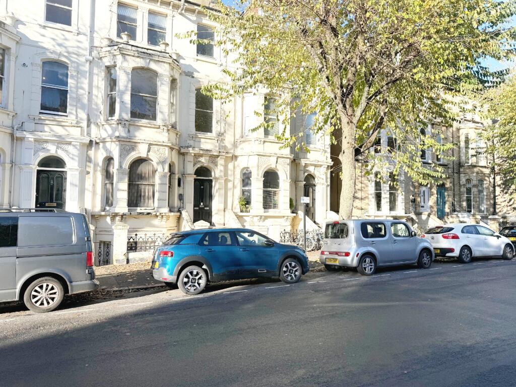 3 bed 1st Floor Flat for rent in Brighton and Hove. From Town and City Residential Lettings - Hove
