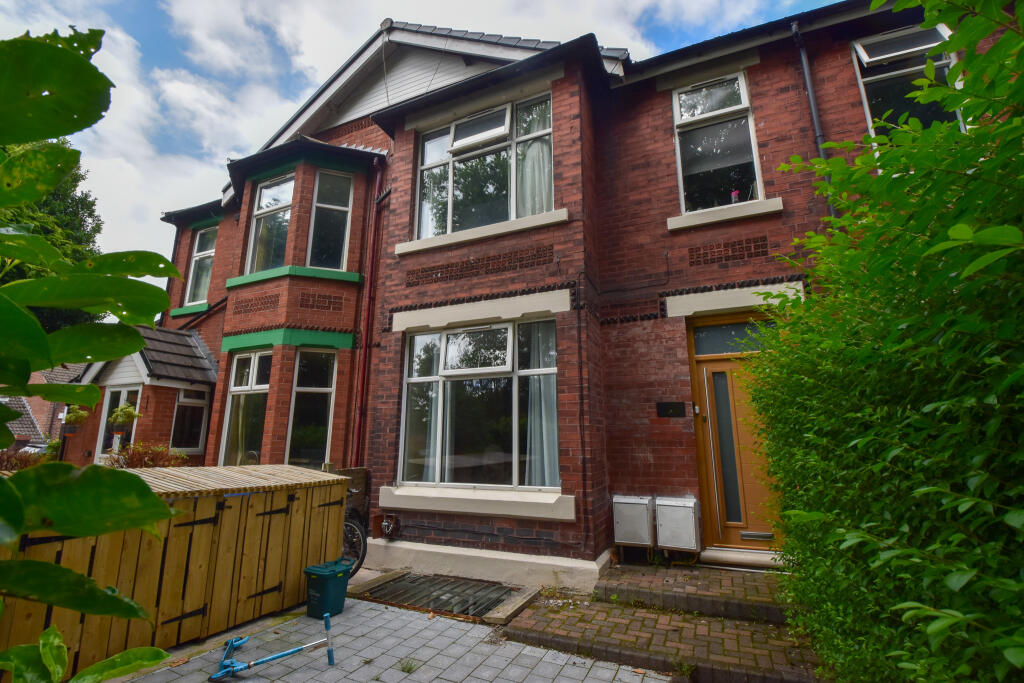 2 bed 1st Floor Flat for rent in Urmston. From Trading Places - Urmston