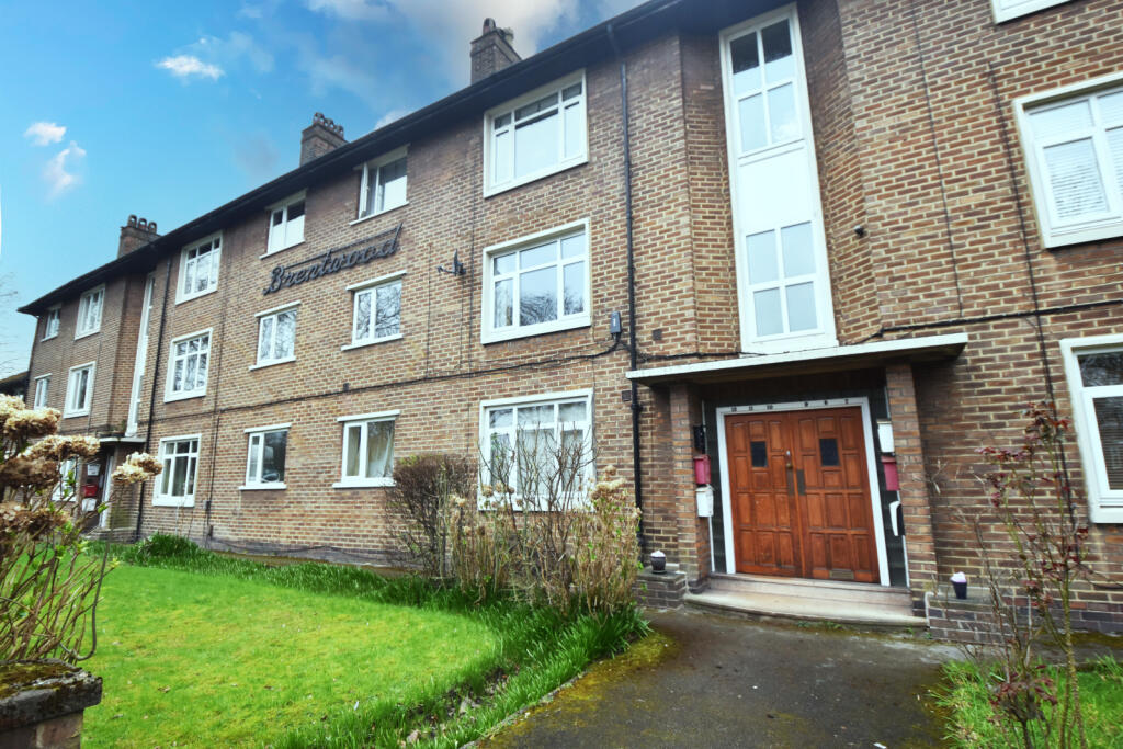 2 bed 1st Floor Flat for rent in Urmston. From Trading Places - Urmston