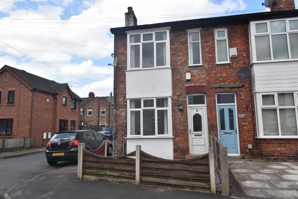 2 bed End of Terrace for rent in Urmston. From Trading Places - Urmston