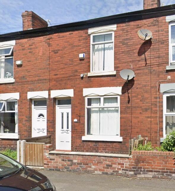 2 bed Mid Terraced House for rent in Manchester. From Trading Places - Urmston