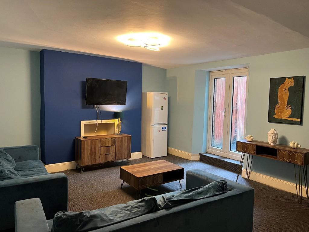 9 bed Mid Terraced House for rent in Plymouth. From Unity Lets - Plymouth