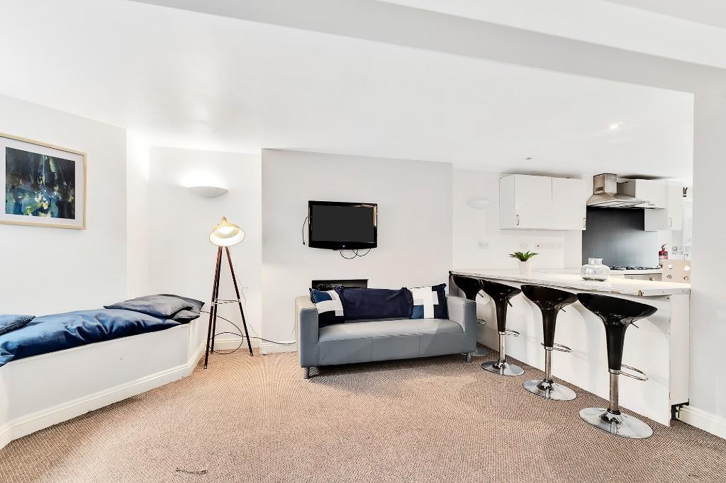 8 bed Mid Terraced House for rent in Plymouth. From Unity Lets - Plymouth