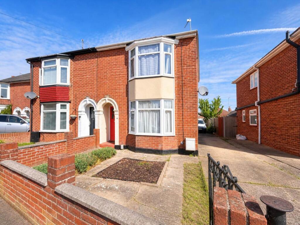 3 bed Semi Detached for rent in Colchester. From Upstix Ventures LLP - Ipswich