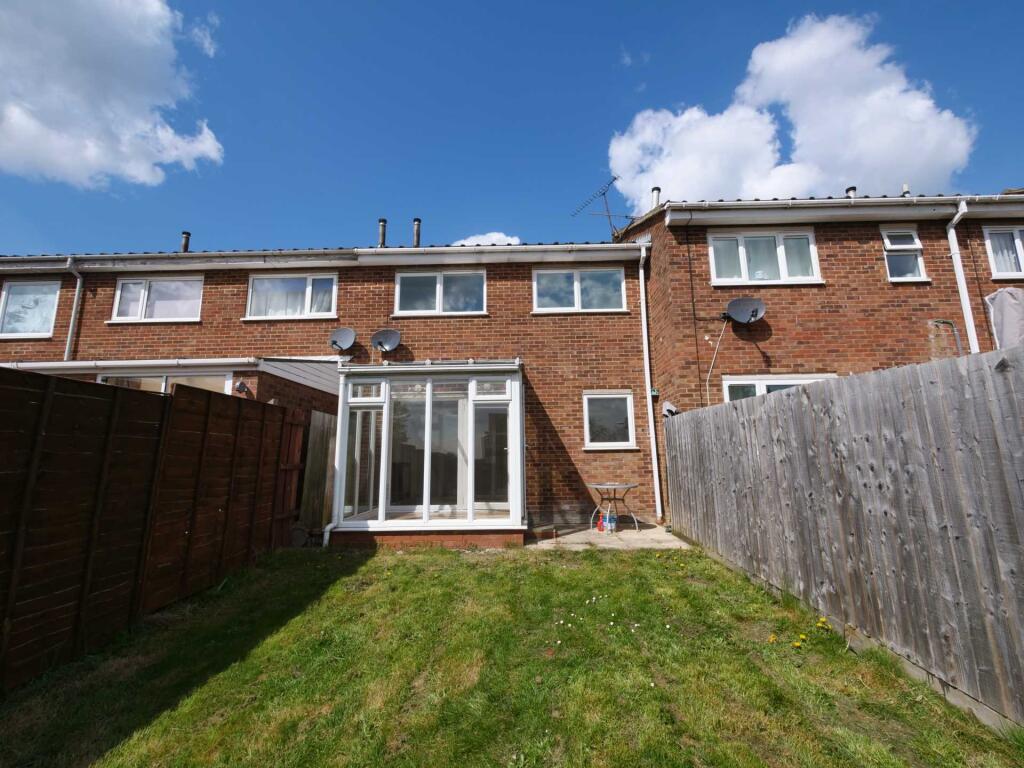 2 bed Mid Terraced House for rent in Ipswich. From Upstix Ventures LLP - Ipswich