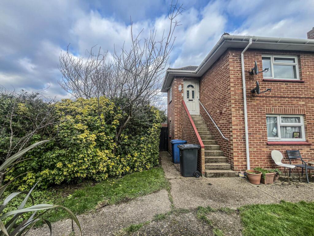 2 bed Annexe for rent in Shotley. From Upstix Ventures LLP - Ipswich 2 bed Annexe for rent in Shotley. From Upstix Ventures LLP - Ipswich