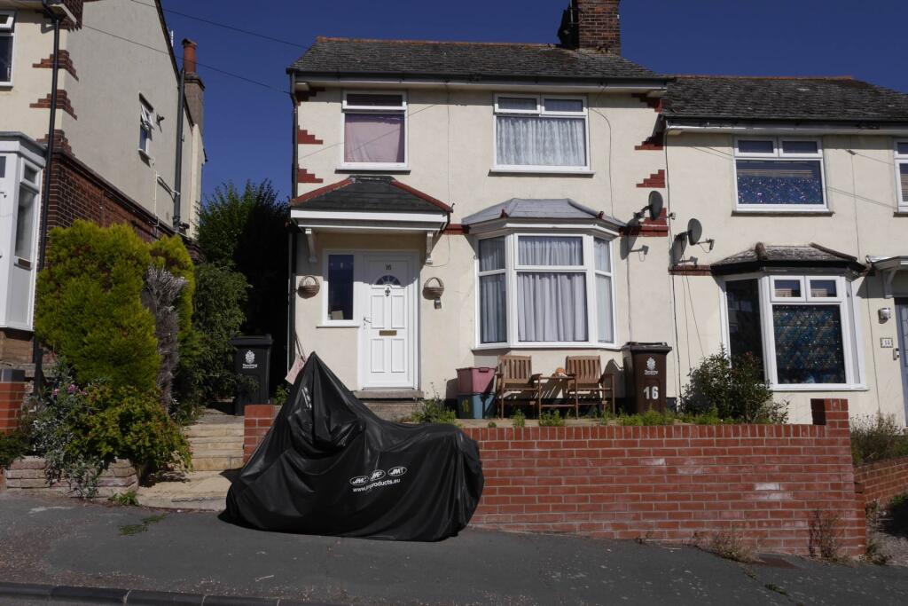 2 bed End of Terrace for rent in Parkeston. From Upstix Ventures LLP - Ipswich