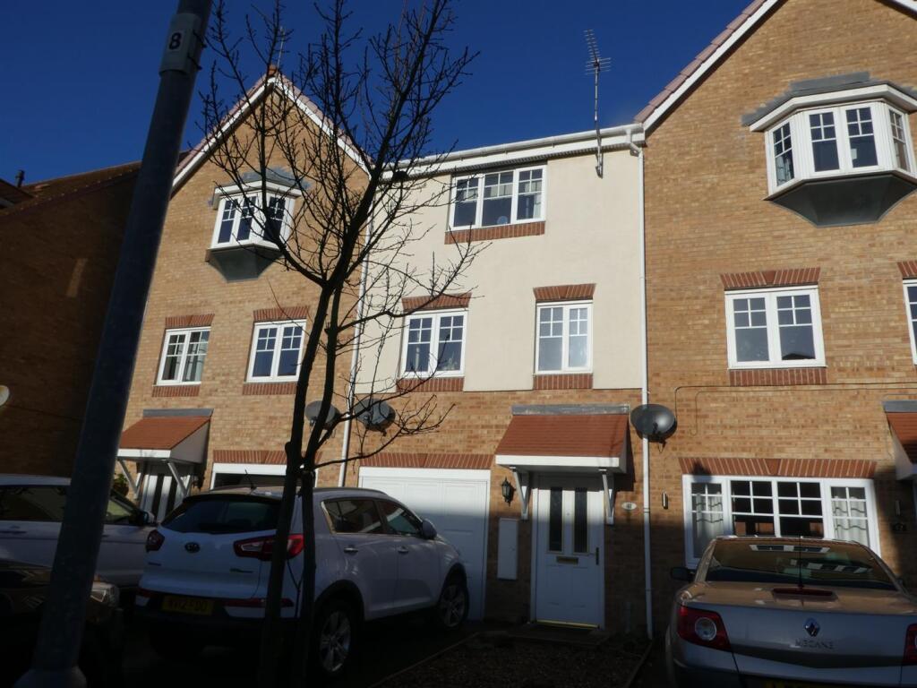 3 bed Detached for rent in Hull. From Urban Property - Hull